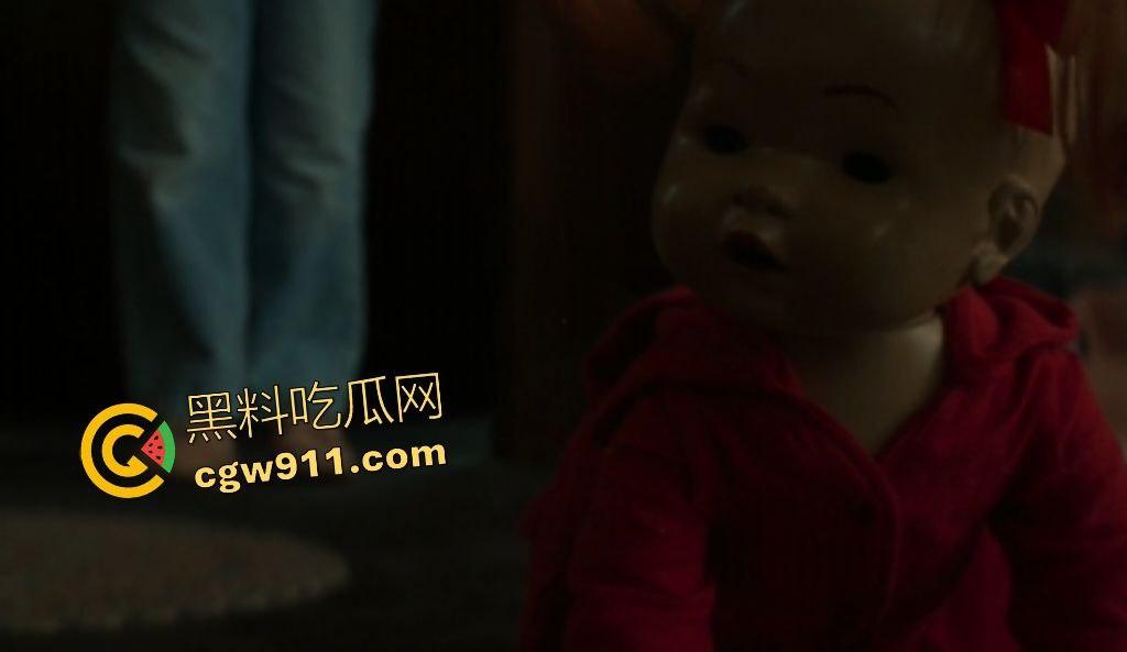 【招魂4】沃伦夫妇1986重返驱魔战场！斯莫尔家族恶魔肆虐，地狱烈焰吞噬惊魂夜！  第2张