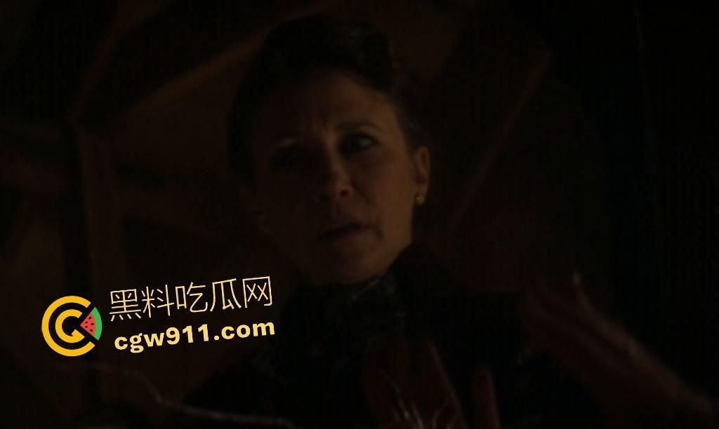 【招魂4】沃伦夫妇1986重返驱魔战场！斯莫尔家族恶魔肆虐，地狱烈焰吞噬惊魂夜！  第6张