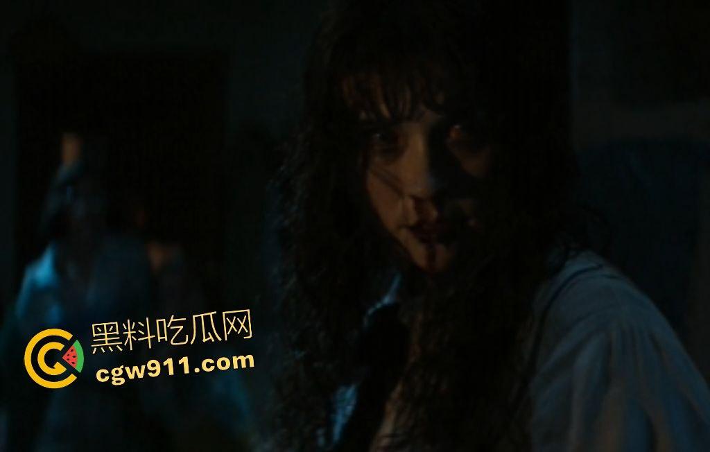 【招魂4】沃伦夫妇1986重返驱魔战场！斯莫尔家族恶魔肆虐，地狱烈焰吞噬惊魂夜！  第7张