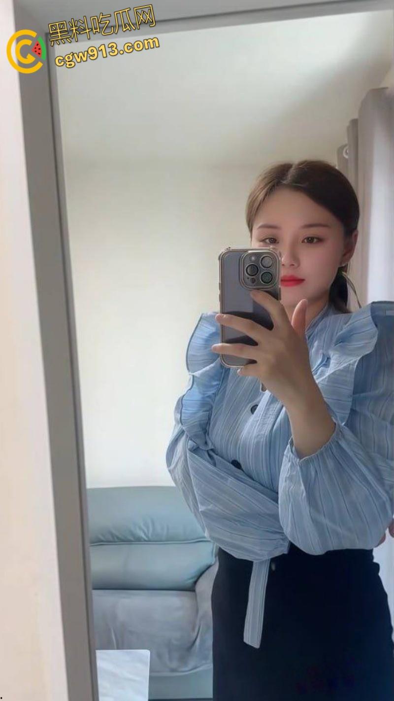 抖音熟女网红【杨枝甘露】，巨乳宝妈卖片捞金，各种情趣露出，玩具自慰花式插穴，老A8也是A8 ！  第3张