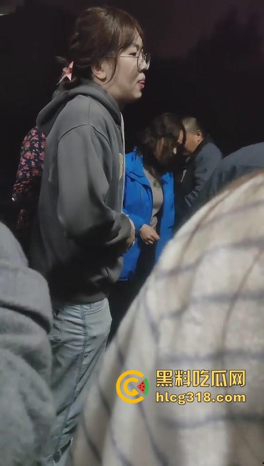 淮北师范生物工程系【祁鹿闻】 男扮女装进女澡堂偷拍被捉，据理力争还死不承认。  第3张