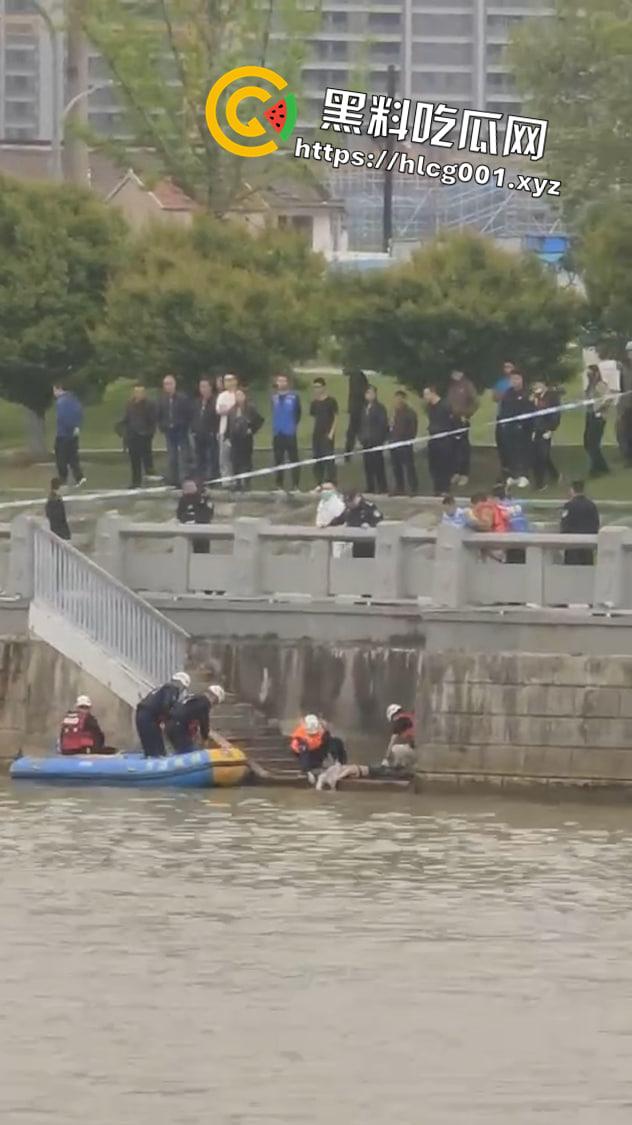 江苏妙龄女孩跳河事件！跳之前还在看手机等渣男消息 最后绝望跃下 现场视频流出  第5张