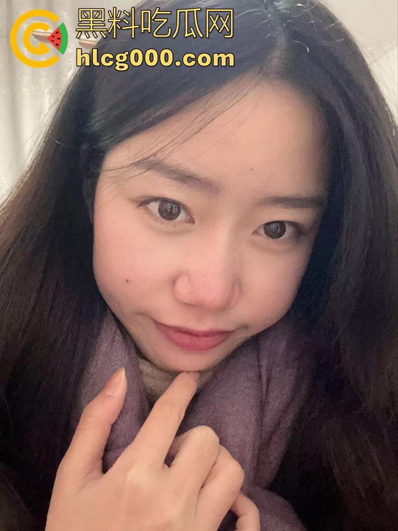 青岛港湾职业技术学院【李琦杉】，表演艺术专业母狗，为了买包和奢侈品，被富哥包养各种调教！  第3张