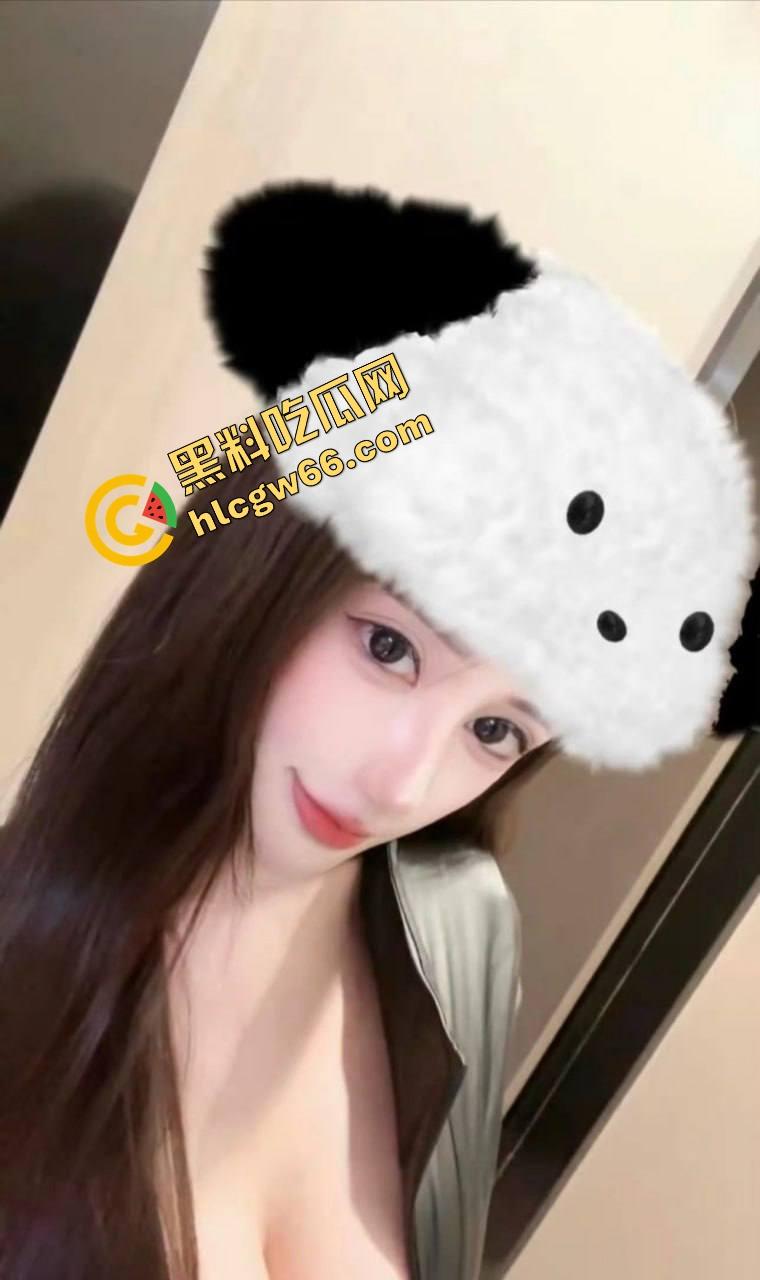 她的逼不是洞，是吞噬的深渊，河北『亦伊』肉穴不挑器具、全都能吞可乐瓶、旺仔牛奶通通吸进去！  第5张