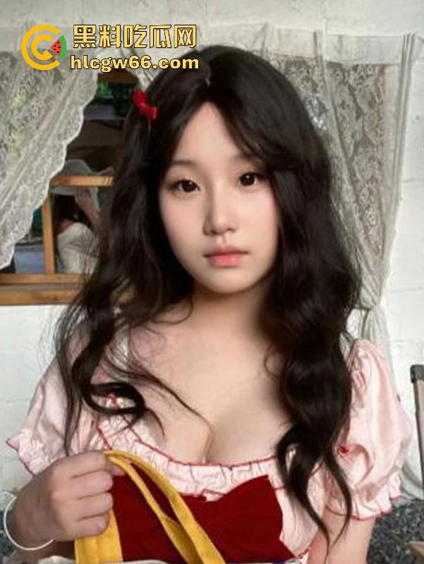 泉州师范学院【李佳宜】巨乳反差眼镜妹 大尺度风骚自慰视频流出 眼镜婊真是骚到没边了！  第4张