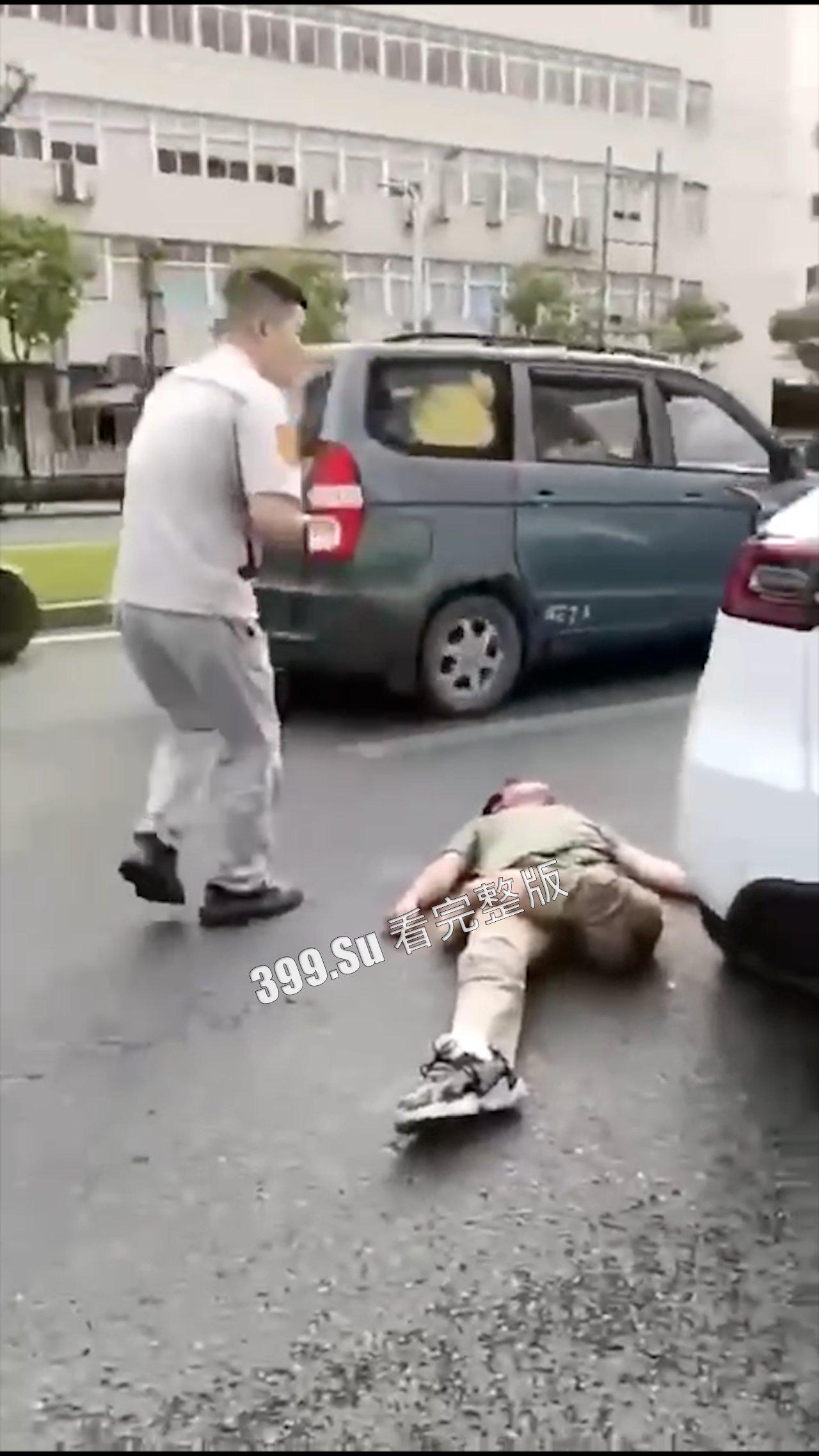 车祸现场  最近骑士们的运气可不太好，摩托车可遭老罪了 第7张