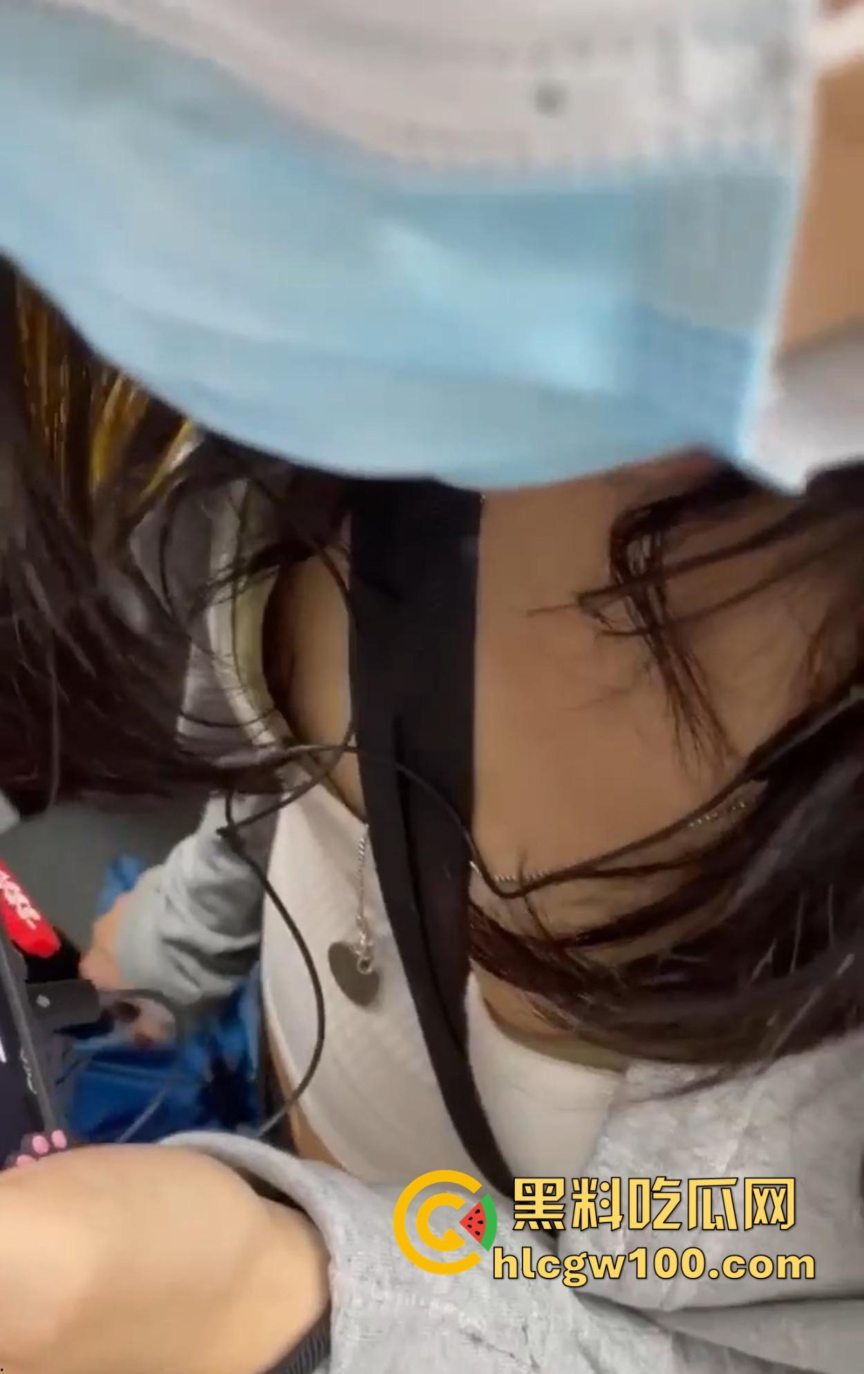 抄胸大神地铁乳房偷拍传奇出手 清纯美少女到良家人妻 短暂春光乍泄 奶子风景千姿百态 还原奶子的别样风采！  第6张