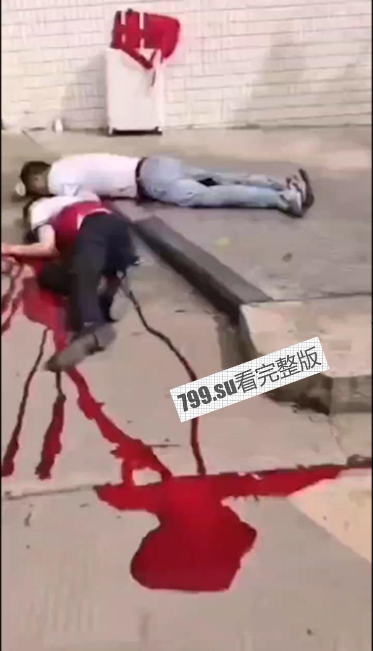 东莞 长安镇上角社区 猛男遇到黑主管 1 杀 4 现场视频曝光  第7张