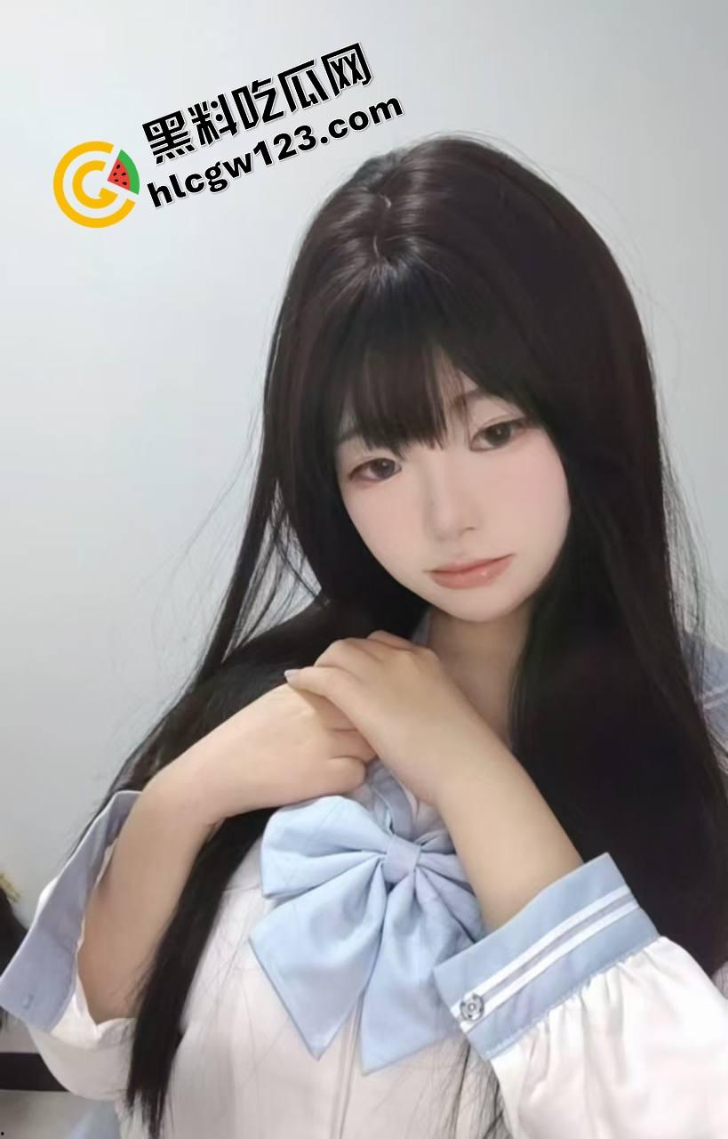 广州大学母狗【邓洁仪】出轨街头潮男被拍，回家被藤条打到屁眼发紫，还挺着奶叫得骚得要死！  第2张