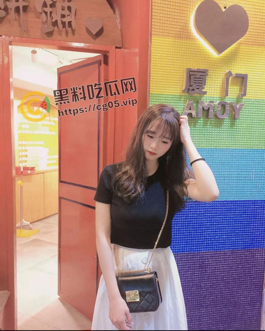 温州肯恩大学母狗【萧又齐】温州知名公交车 毕业季用身体报答男同学 喜欢多p 被调教 当老师面做任务 视频被流出  第6张