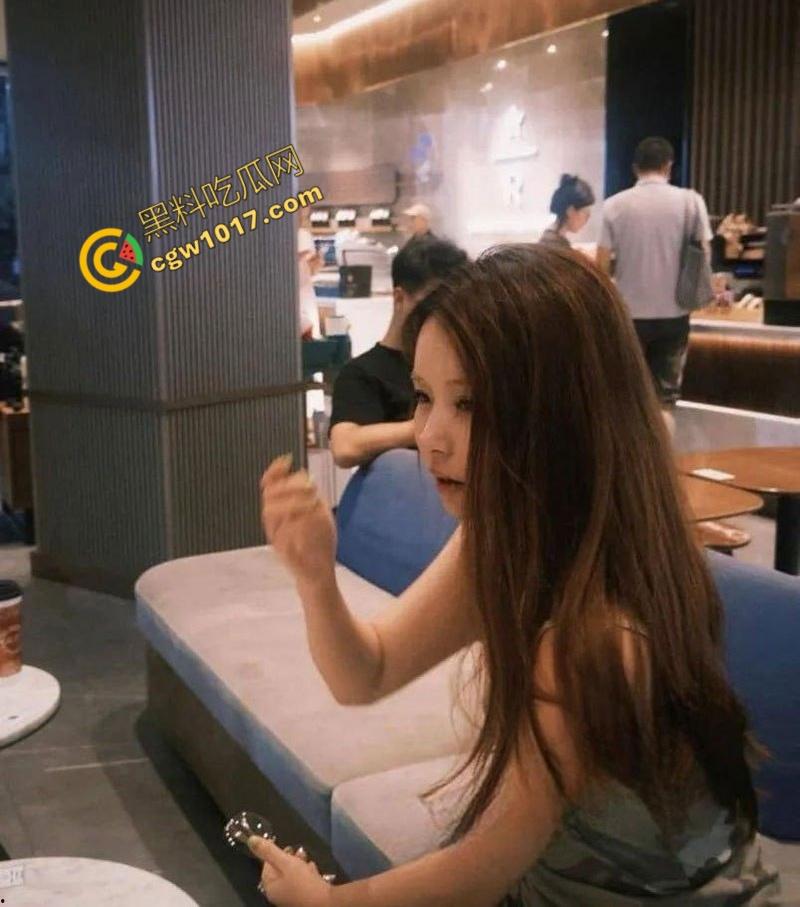 瑜伽小巫女爆艳照！极品博主【高颜嘉】在深圳总统套房内被金主掌控，成妖艳肉便器，反差十足，骚狂见潮！  第6张