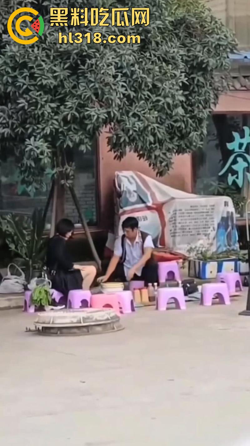 江湖大师摸奶算命，反手再掏女客户裤裆摸逼，这傻娘们还真信，难怪缅北能骗这么多人呢！  第1张