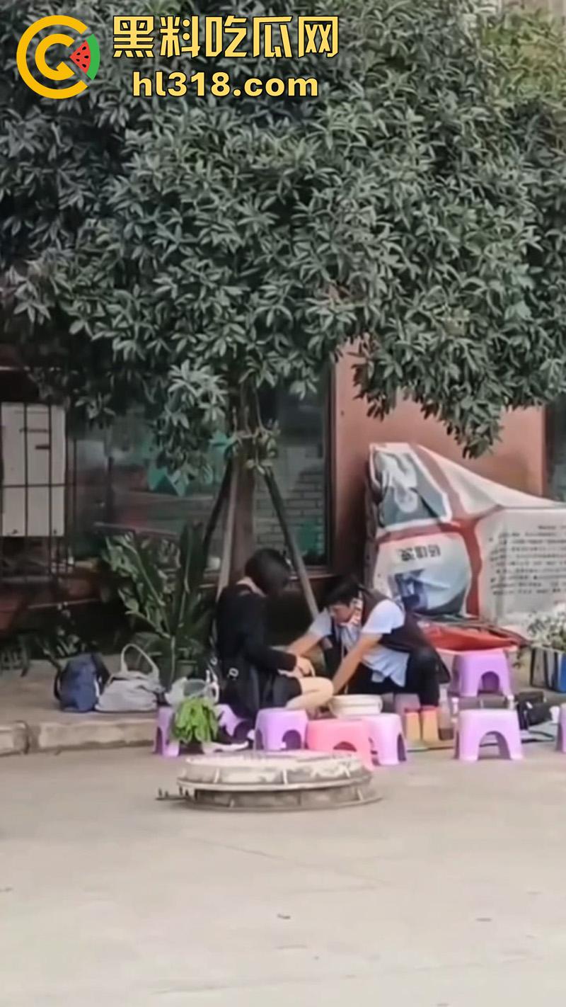 江湖大师摸奶算命，反手再掏女客户裤裆摸逼，这傻娘们还真信，难怪缅北能骗这么多人呢！  第3张