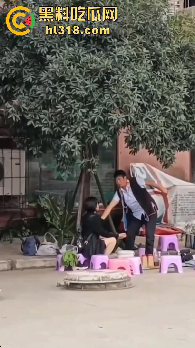 江湖大师摸奶算命，反手再掏女客户裤裆摸逼，这傻娘们还真信，难怪缅北能骗这么多人呢！  第6张