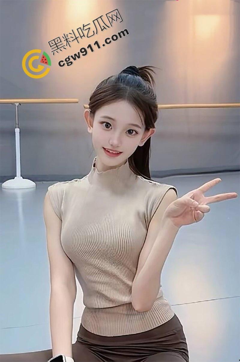 北京五中舞蹈生【黄雨非】从女友变炮友！聊天记录约炮视频曝光，跪舔爆操，野性发嗲任君探索  第1张