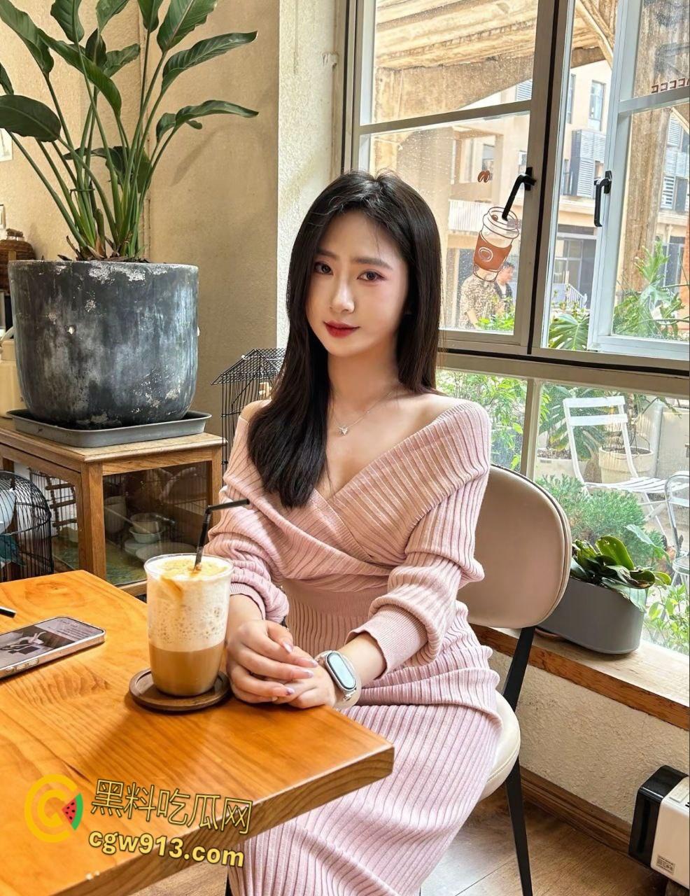 山东理工大学高颜值御姐【郑悦】,恋爱期间出轨偷情,被体育生大屌后入折服,还被炮友发小视频给男友! 第1张 山东理工大学高颜值御姐【郑悦】,恋爱期间出轨偷情,被体育生大屌后入折服,还被炮友发小视频给男友! 第1张