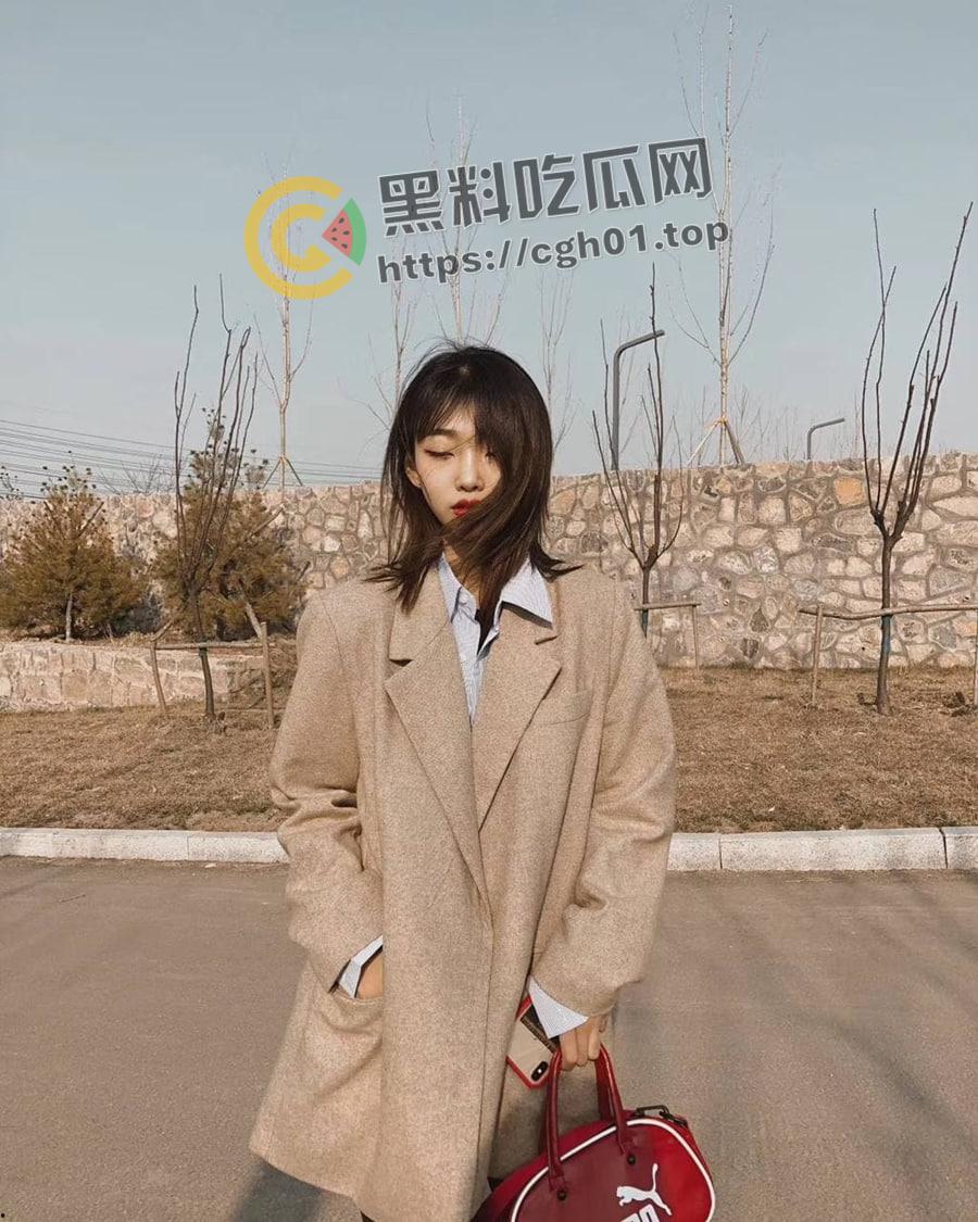 广东外语外贸大学校花【谢婉婷】勾引老师性感自拍流出  小穴粉嫩 酥胸荡漾 哪个老师顶得住这种诱惑 第3张