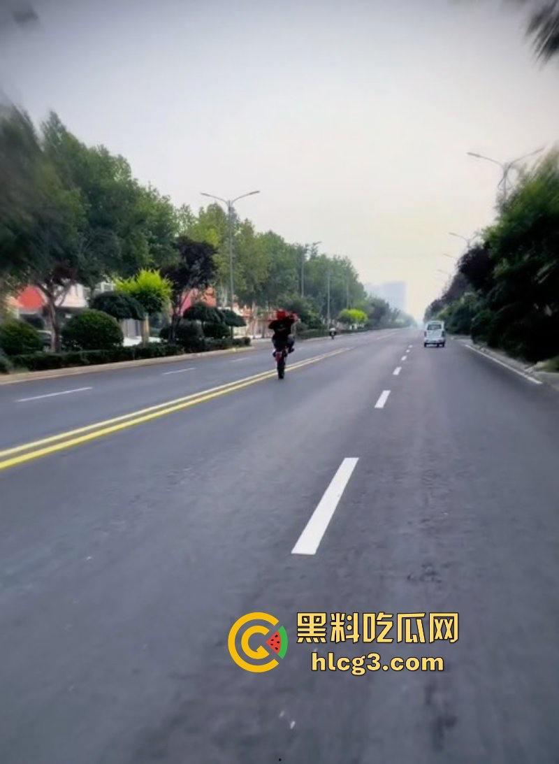 "我还是喜欢你桀骜不驯的样子" 山东德州鬼火少年PK帽子叔叔！  第7张