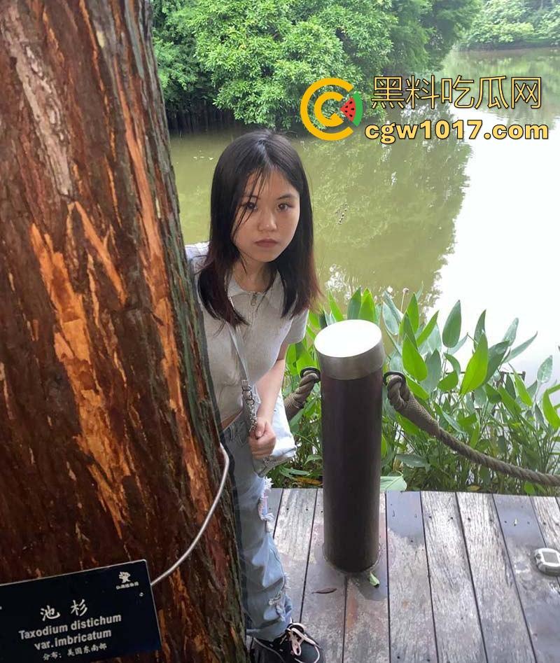 山西幼师职业学院反差母狗【徐驲英】约炮视频曝光，露脸口交舔蛋，主动迎合抽插，反差母狗床上骚劲十足！  第2张