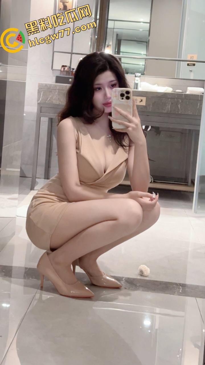 武汉公司里的母狗同事『钱津淼』喜欢玩SM戴项圈当狗，每晚都想被干哭，每次都要口爆才收工！  第6张