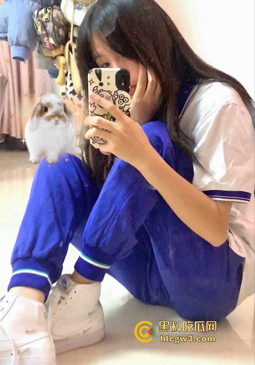 广州06年骚逼【徐家淇】极品反差白嫩女学生!雪般无瑕肌肤,清纯外表下的妩媚肉体太他妈润了! 第8张 广州06年骚逼【徐家淇】极品反差白嫩女学生!雪般无瑕肌肤,清纯外表下的妩媚肉体太他妈润了! 第8张