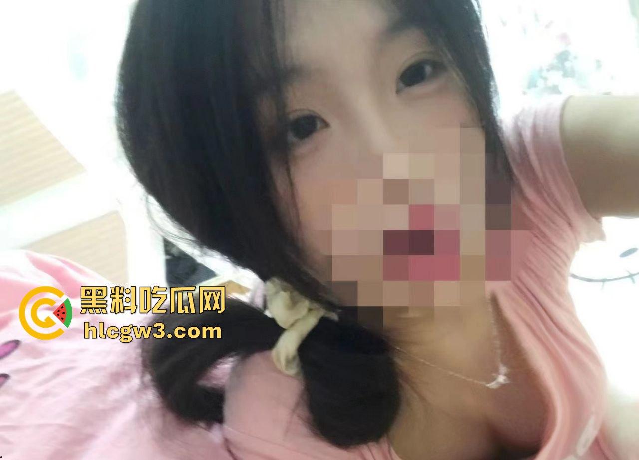 广州06年骚逼【徐家淇】极品反差白嫩女学生!雪般无瑕肌肤,清纯外表下的妩媚肉体太他妈润了! 第11张 广州06年骚逼【徐家淇】极品反差白嫩女学生!雪般无瑕肌肤,清纯外表下的妩媚肉体太他妈润了! 第11张