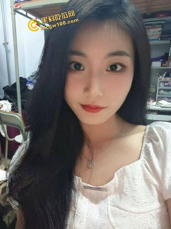 陕西西安反差人妻骚货母狗【何盈盈】酒店开房操逼至胸闷，女上位淫荡骑乘性爱泄密！独家投稿曝光流出！  第1张