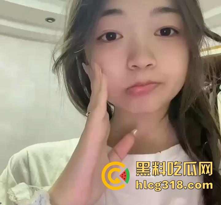 漳州卫生职业学院【陈欣雨】21岁极品身材学生妹 性瘾母狗居家自拍 勾引网友来约炮！  第2张