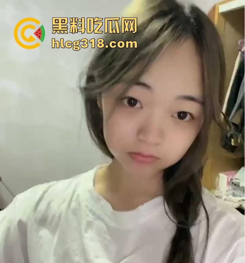 漳州卫生职业学院【陈欣雨】21岁极品身材学生妹 性瘾母狗居家自拍 勾引网友来约炮！  第3张