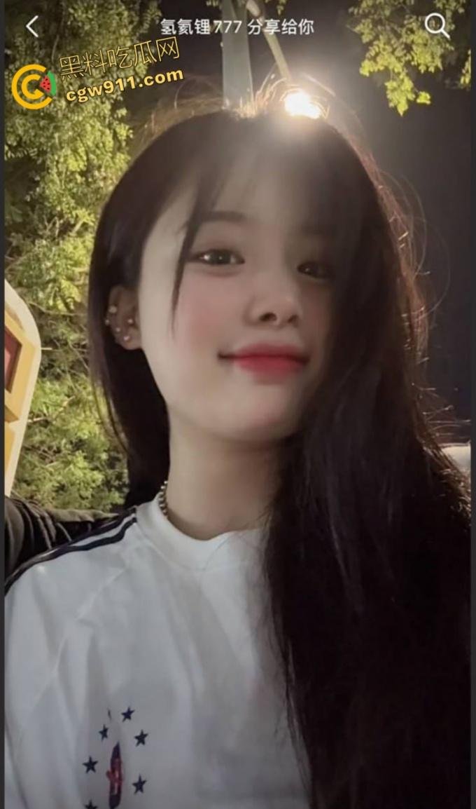 河北师范大学眼镜妹【赵怡】，69互舔口交调情，从清纯少女变淫荡尤物，被男友无套猛操骚穴白浆流淌！  第4张