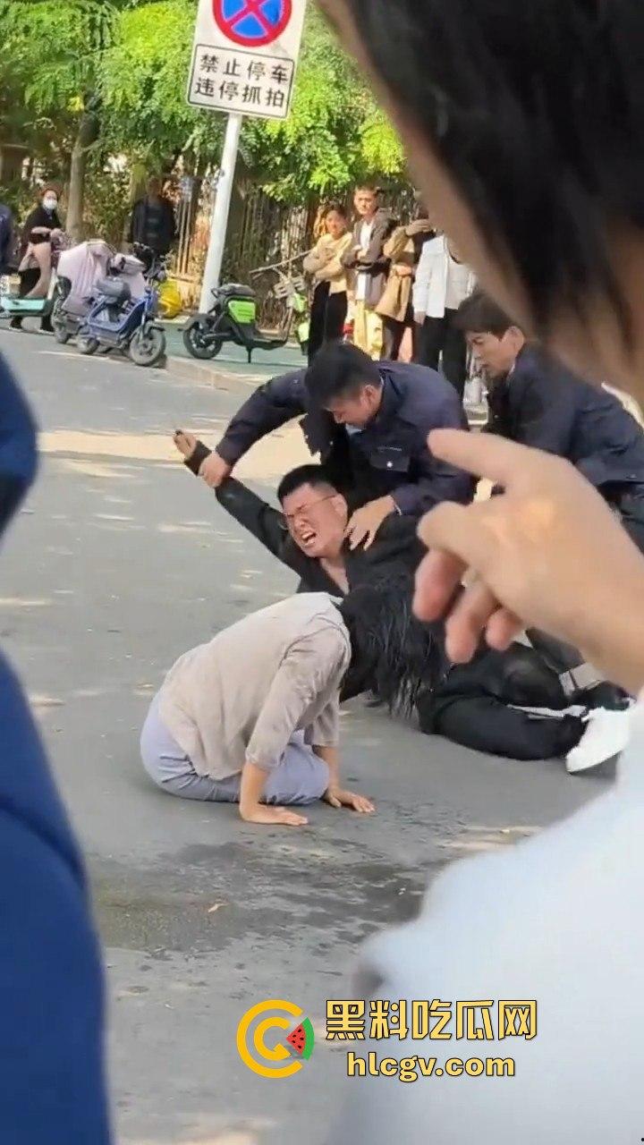 山东男子醉酒殴打女友还拿啤酒洗头！见义勇为小伙出手相救，醉鬼竟拿刀要捅人！  第7张