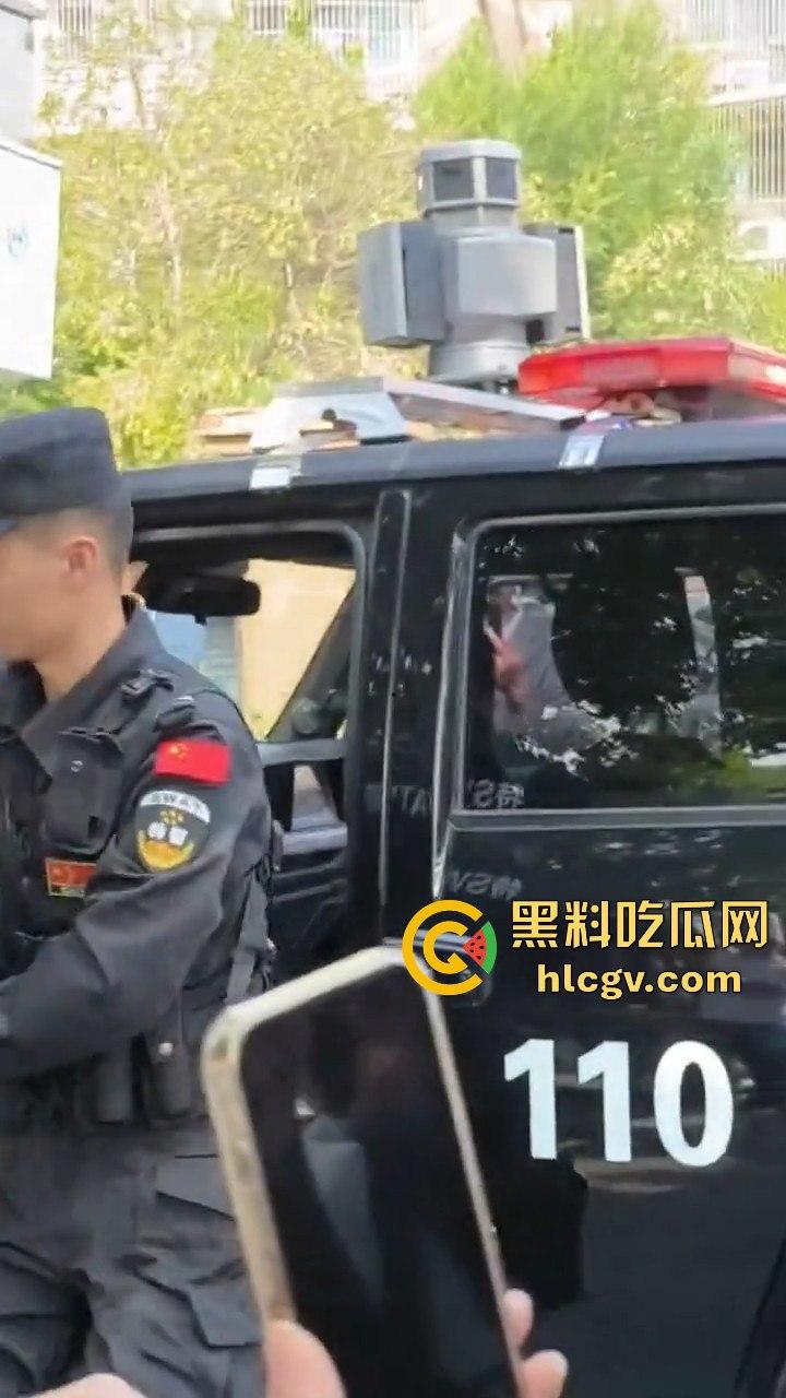 山东男子醉酒殴打女友还拿啤酒洗头！见义勇为小伙出手相救，醉鬼竟拿刀要捅人！  第9张