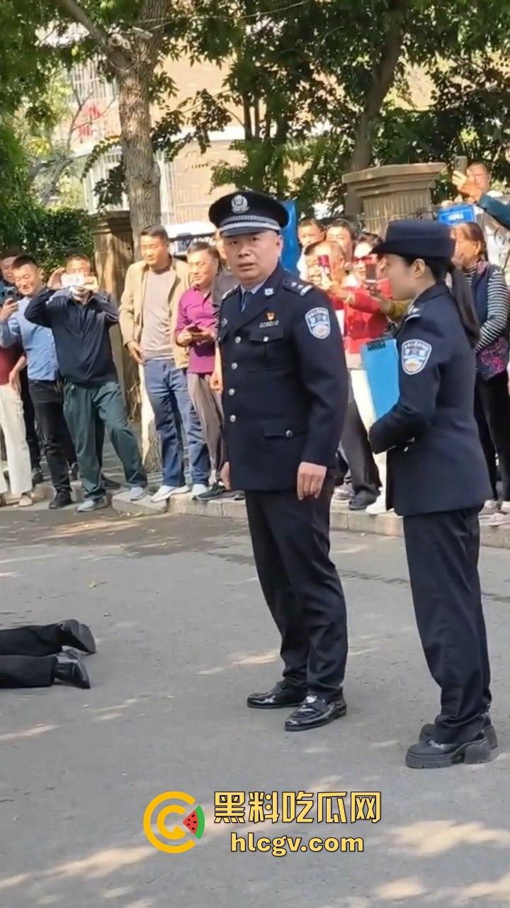 山东男子醉酒殴打女友还拿啤酒洗头！见义勇为小伙出手相救，醉鬼竟拿刀要捅人！  第11张