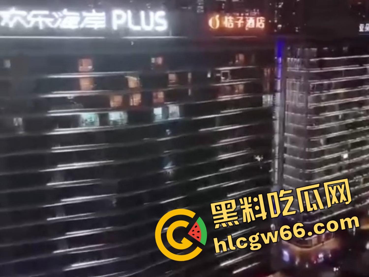 窗帘不拉当全楼观众是瞎的？桔子酒店骚女嗓子叫破音男主猛操如牛，小学生围窗看懵，老六无人机空投全网！  第2张