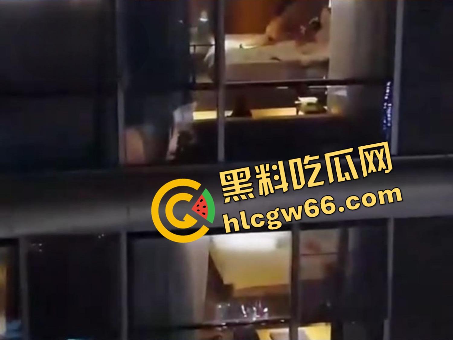 窗帘不拉当全楼观众是瞎的？桔子酒店骚女嗓子叫破音男主猛操如牛，小学生围窗看懵，老六无人机空投全网！  第4张