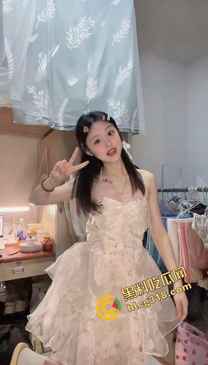 婚后六年操老婆操成亲情，隔壁浪叫勾人，逼肿喷汁操翻天还贪万人干，幻想邻居大屌内射骚货老婆！  第2张