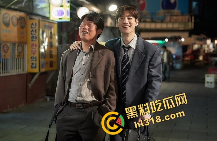 韩国烧酒命悬一线,IMF都救不了这对冤家,财务男大战资本狗!电影【烧酒战争】带你看棒子得信仰! 第7张 韩国烧酒命悬一线,IMF都救不了这对冤家,财务男大战资本狗!电影【烧酒战争】带你看棒子得信仰! 第7张