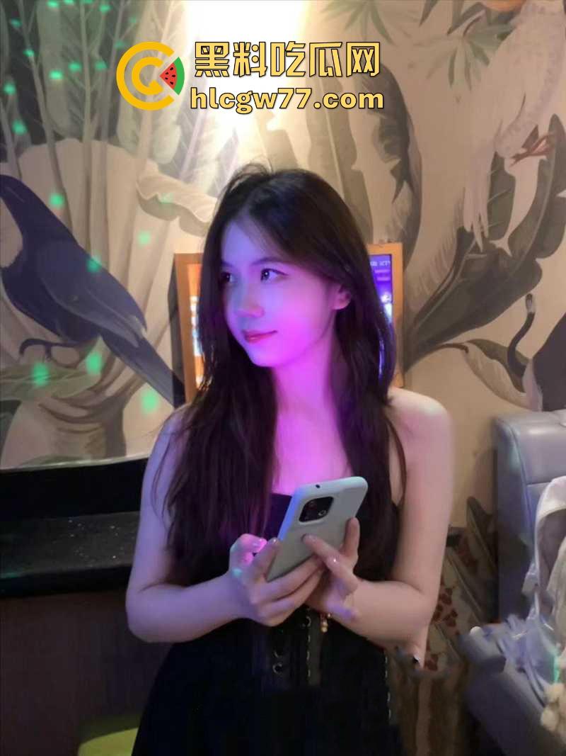 四川旅游学院学生【李晴冰】露脸裸聊勾引男人 多毛馒头穴迫切需要肉棒插入 一对一视频裸聊被录屏  第4张