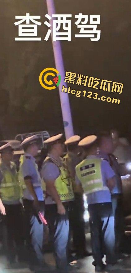 临沂郯城惊现硬核酒驾！司机拒不配合，交警无奈砸玻璃强制处理  第3张