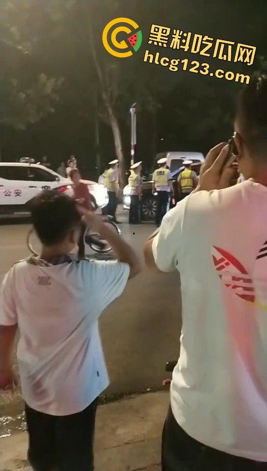 临沂郯城惊现硬核酒驾！司机拒不配合，交警无奈砸玻璃强制处理  第4张