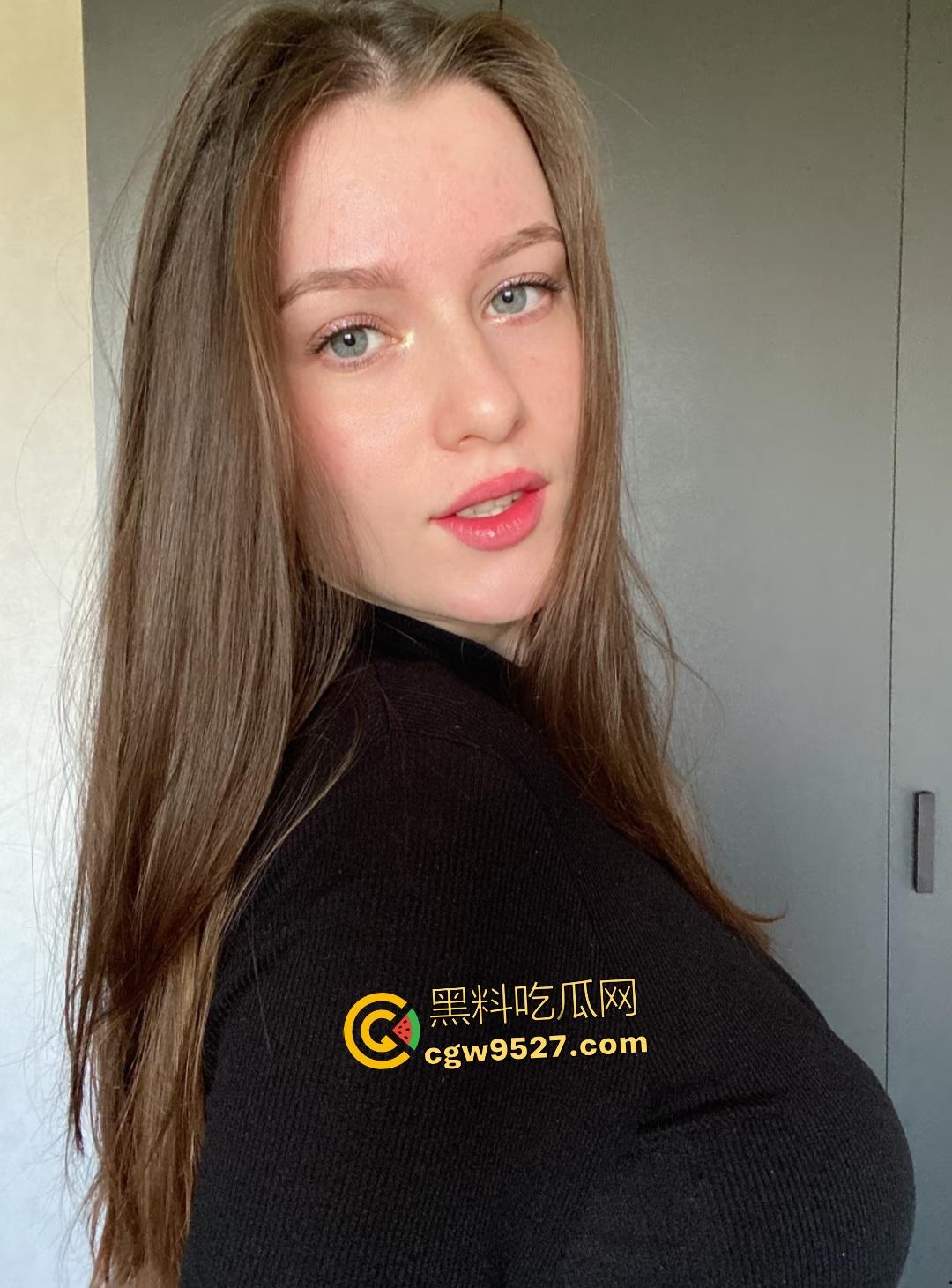 法国女子与白拉布拉多兽交，带面具口交狗屌，被红色的香肠后入内射，估计狗子早已对主人垂涎三尺了吧？  第1张