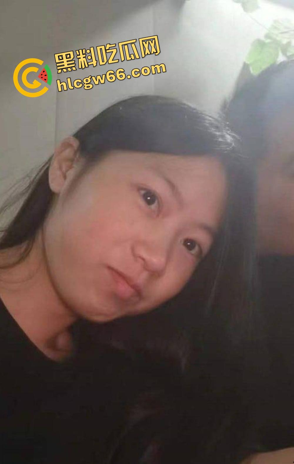 武汉仙气白月光『孙涵』输给钞能力，嘴里含着肥仔小鸡巴舔，说好的清冷高岭花，最后成了捧蛋小母狗！  第4张