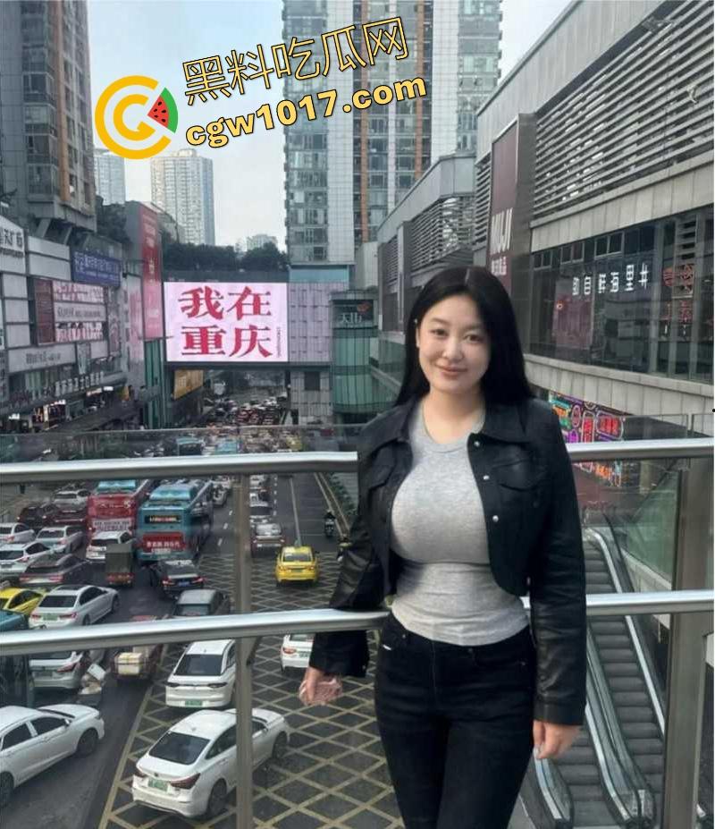 排卵期大姨子饥渴难耐，主动真空换装勾引，后妈裙瑜伽裤性感诱惑，微胖巨乳惨遭无情爆操内射！  第2张