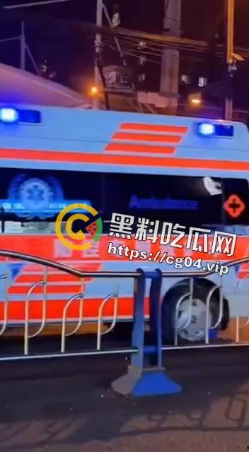 热瓜速递！12月13日晚四川资阳安岳县公车事故现场画面 多名学生和家长受伤 医院正在抢救 伤亡暂未公布  第3张