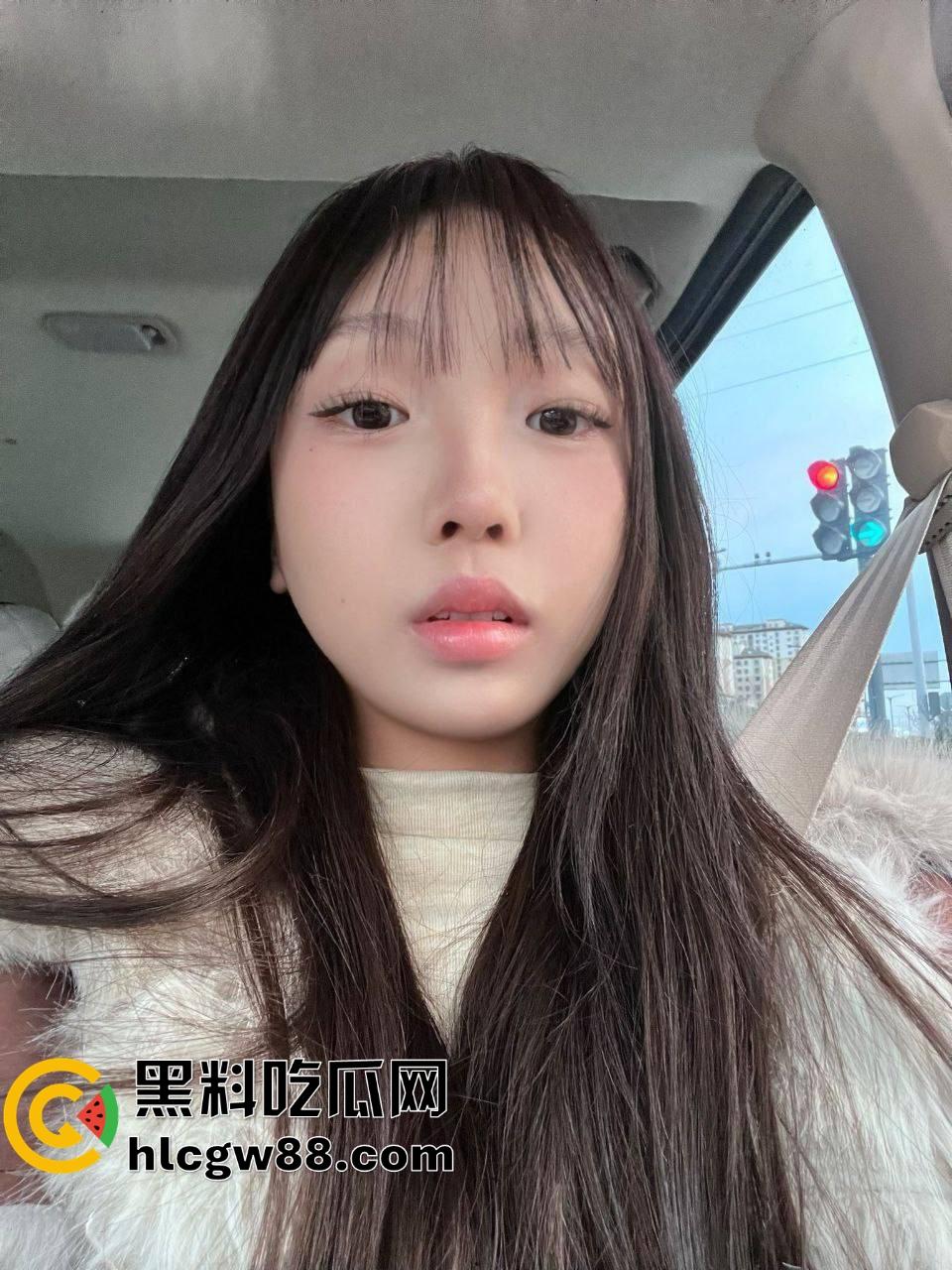 天水高颜值小萝莉【雷焦俞】白嫩清纯颜值顶天，胸前机场略拉胯，酒店跟男友打炮被后入偷拍！  第1张