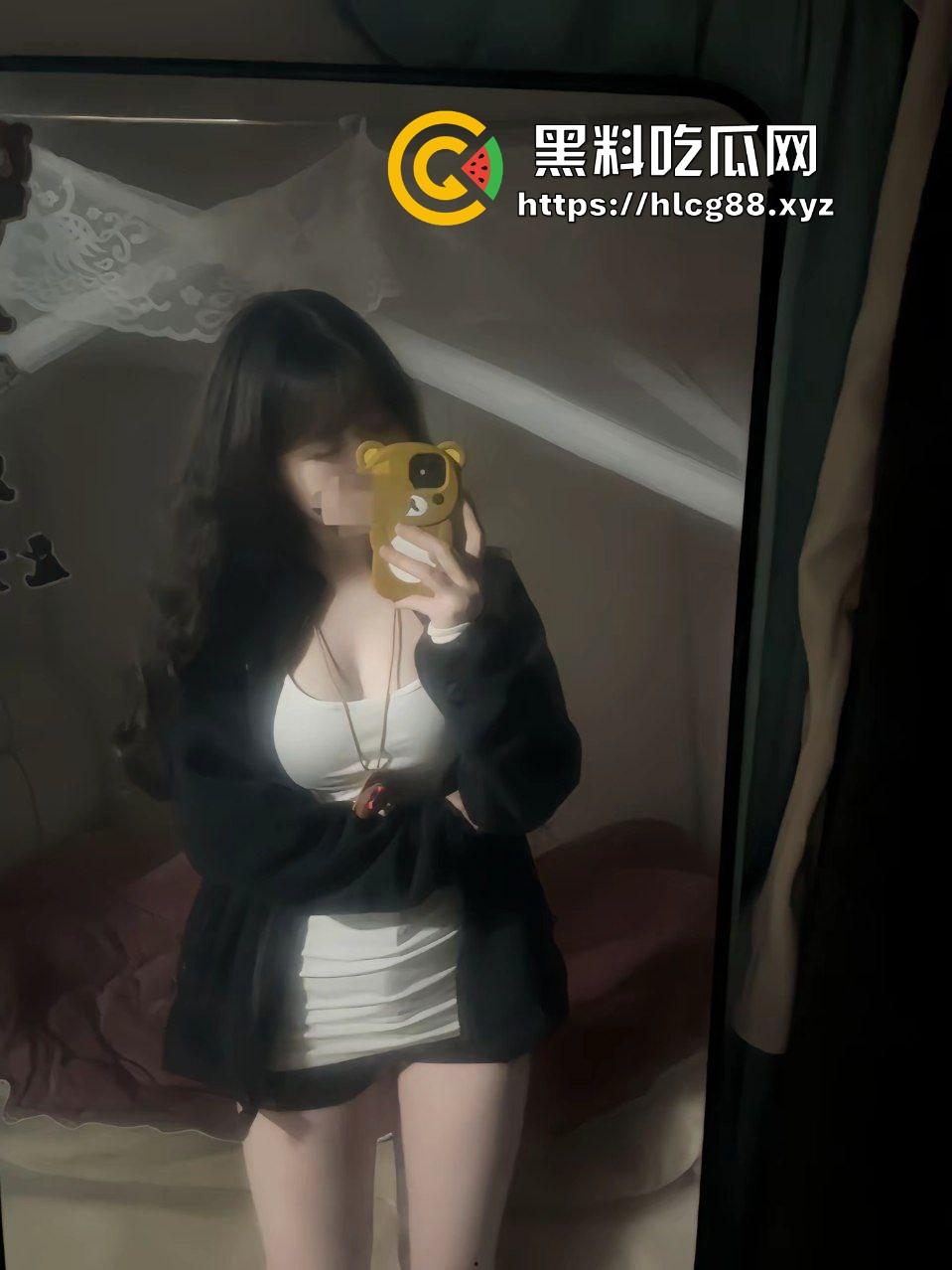 抖音纯欲御姐反差婊【阴雨天】后妈般的身材私拍一览无余，骚臀女上位夹吸肉棒淫荡调教！  第2张