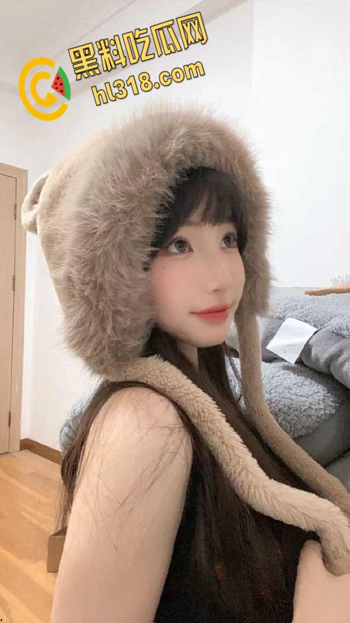 贵州黔南布依族美女【董偌涵】，给人当母狗遭实名开盒，极品颜值嫩妹，吸吮娇喘的声音格外动听 !  第3张