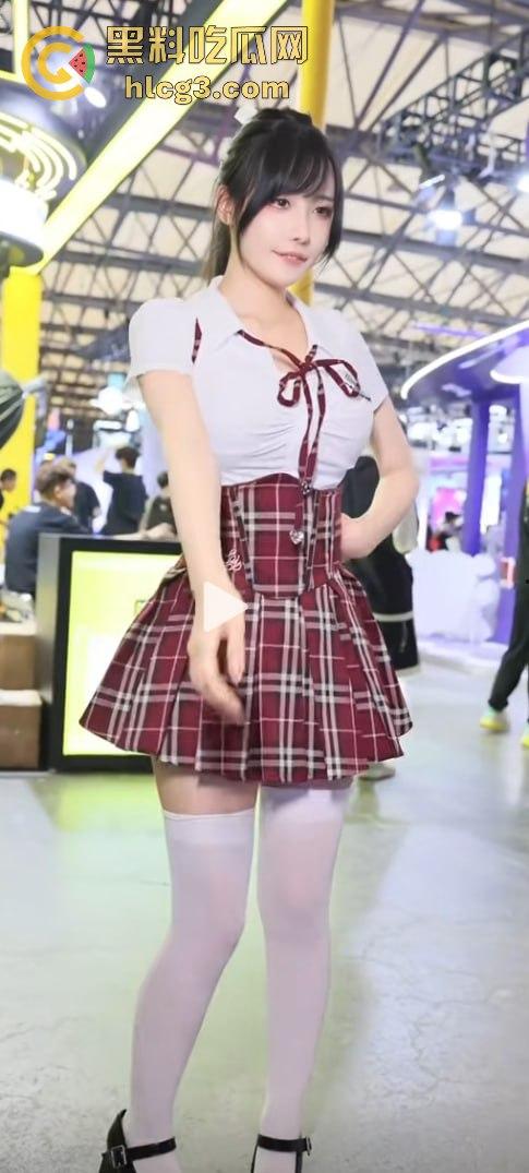 巨乳网红『糖果果candy』下海真相引发轰动:抖音48w粉丝,丝袜大长腿曾是网红金广发的神秘女搭! 第6张 巨乳网红『糖果果candy』下海真相引发轰动:抖音48w粉丝,丝袜大长腿曾是网红金广发的神秘女搭! 第6张