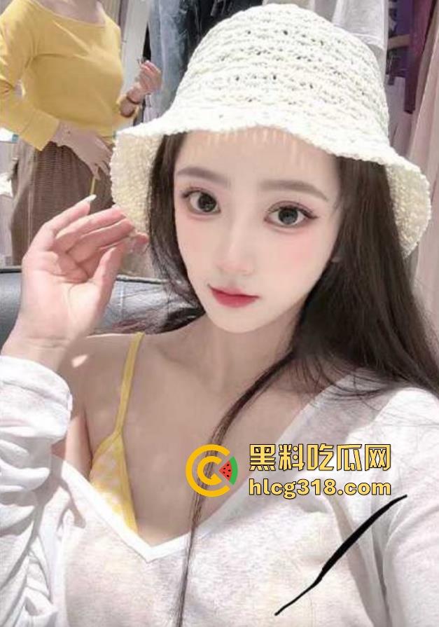 巨乳反差妹妹化身飞天小女警，来检查鸡巴精液是否正常，制服诱惑内射离场。  第2张