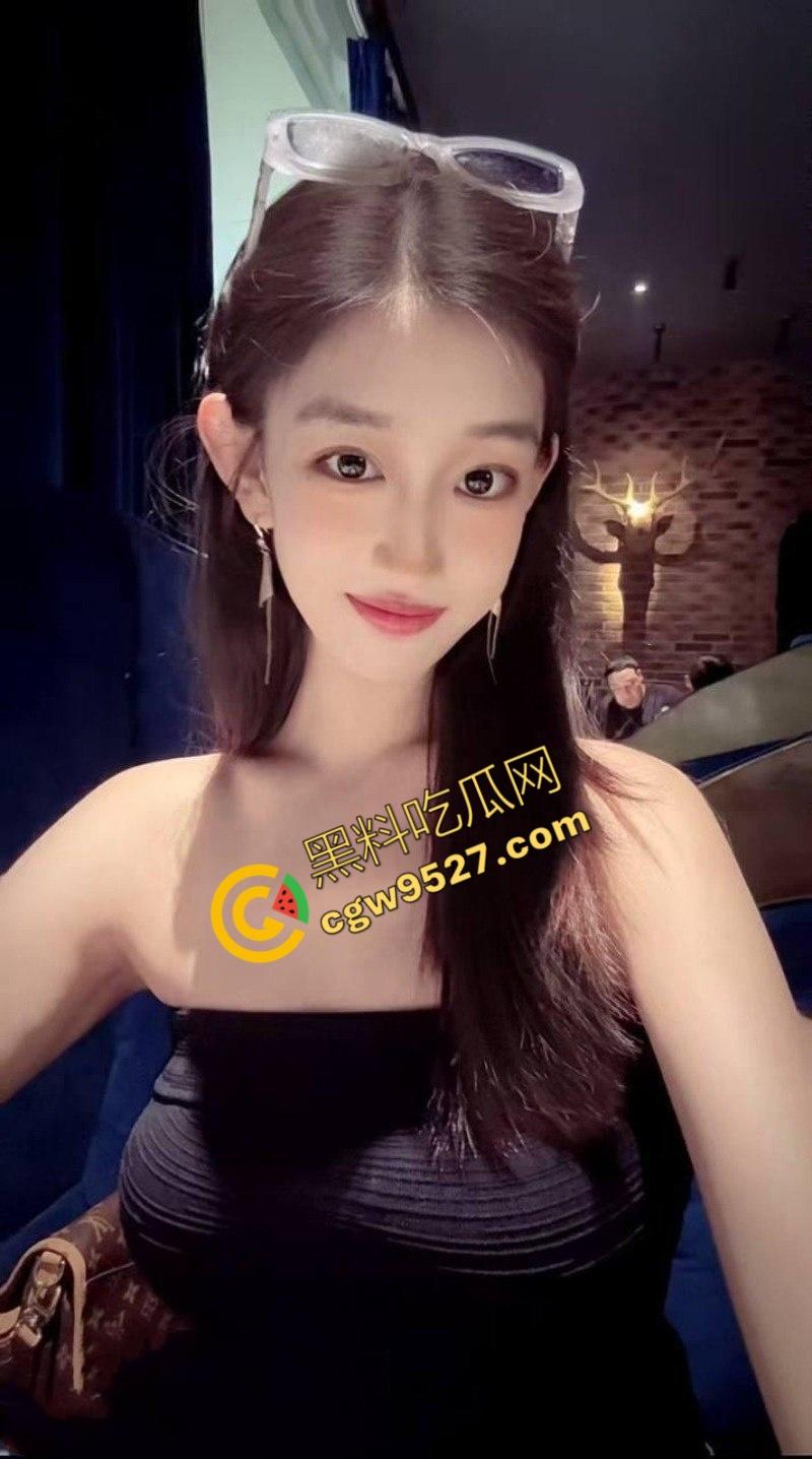 抖音女神【张不拉多】高颜值大奶身材遭金主蹂躏， 淫荡口技舔舐大屌， 白浆爆流呻吟不断  第2张